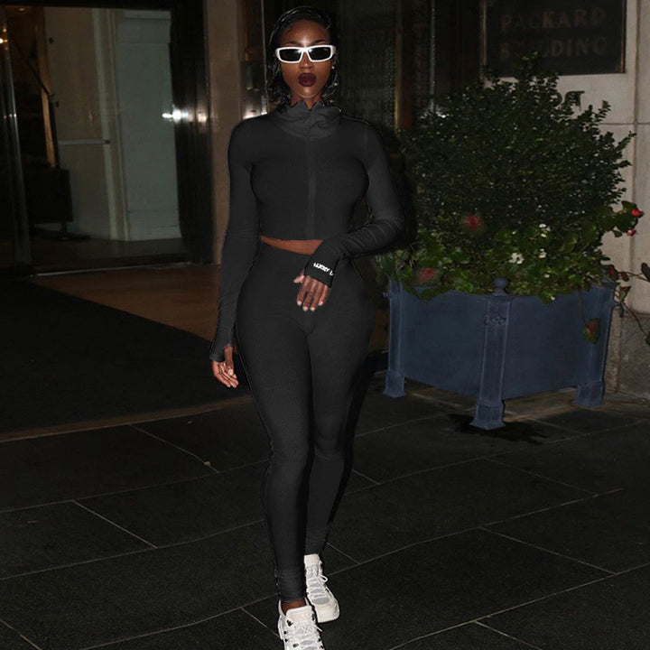 Ensemble ajusté sporty pour femmes avec col haut et détails en rib élégants Levoire