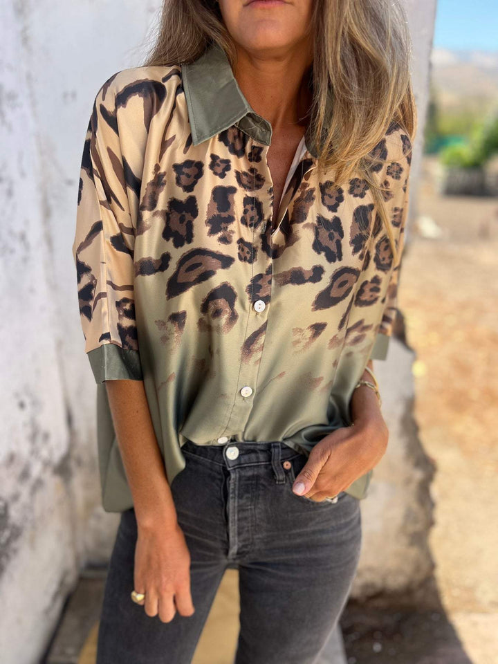Blouse en soie élégante pour femmes avec un motif léopard contemporain Levoire