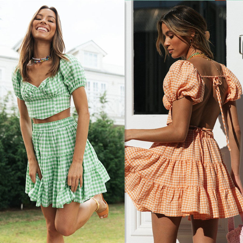 Ensemble femme en deux pièces composé d'un crop top et d'une jupe à carreaux Levoire