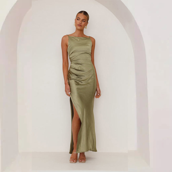 Robe maxi en satin élégante pour femmes avec encolure chic froncée et fente sur le côté Levoire