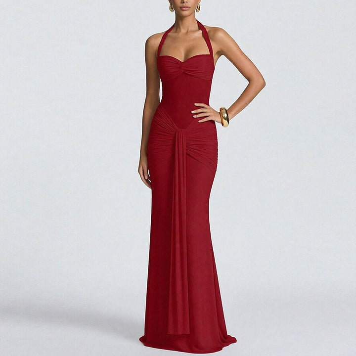 Robe de soirée glamour pour femmes avec plis élaborés et coupe ajustée Levoire