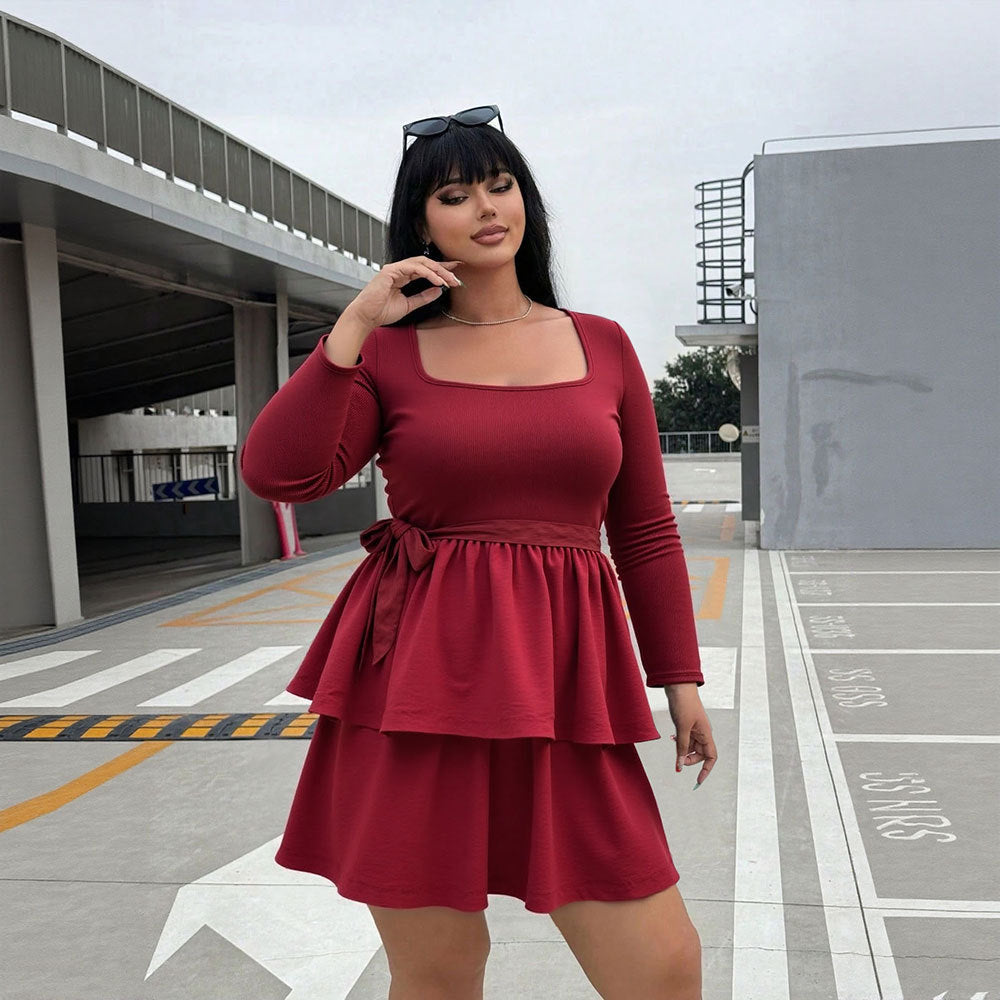 Robe mini femme avec encolure carrée et ceinture à volants Levoire