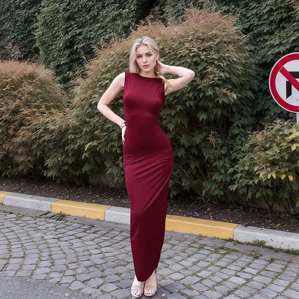 Robe maxi pour femmes avec une coupe élégante et ajustée et une fente haute Levoire
