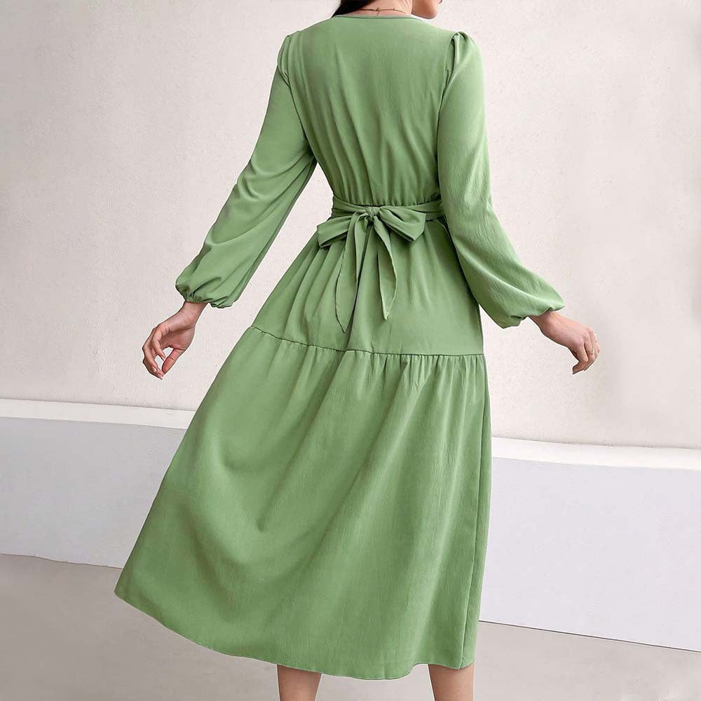 Robe midi pour femmes avec détail enveloppant et manches volumineuses Levoire