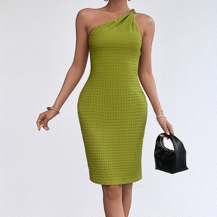 Robe bodycon pour femme avec silhouette slim et bretelle asymétrique Levoire
