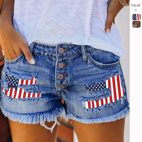 Shorts en jean pour femmes avec un style vintage et des applications de motif de drapeau Levoire