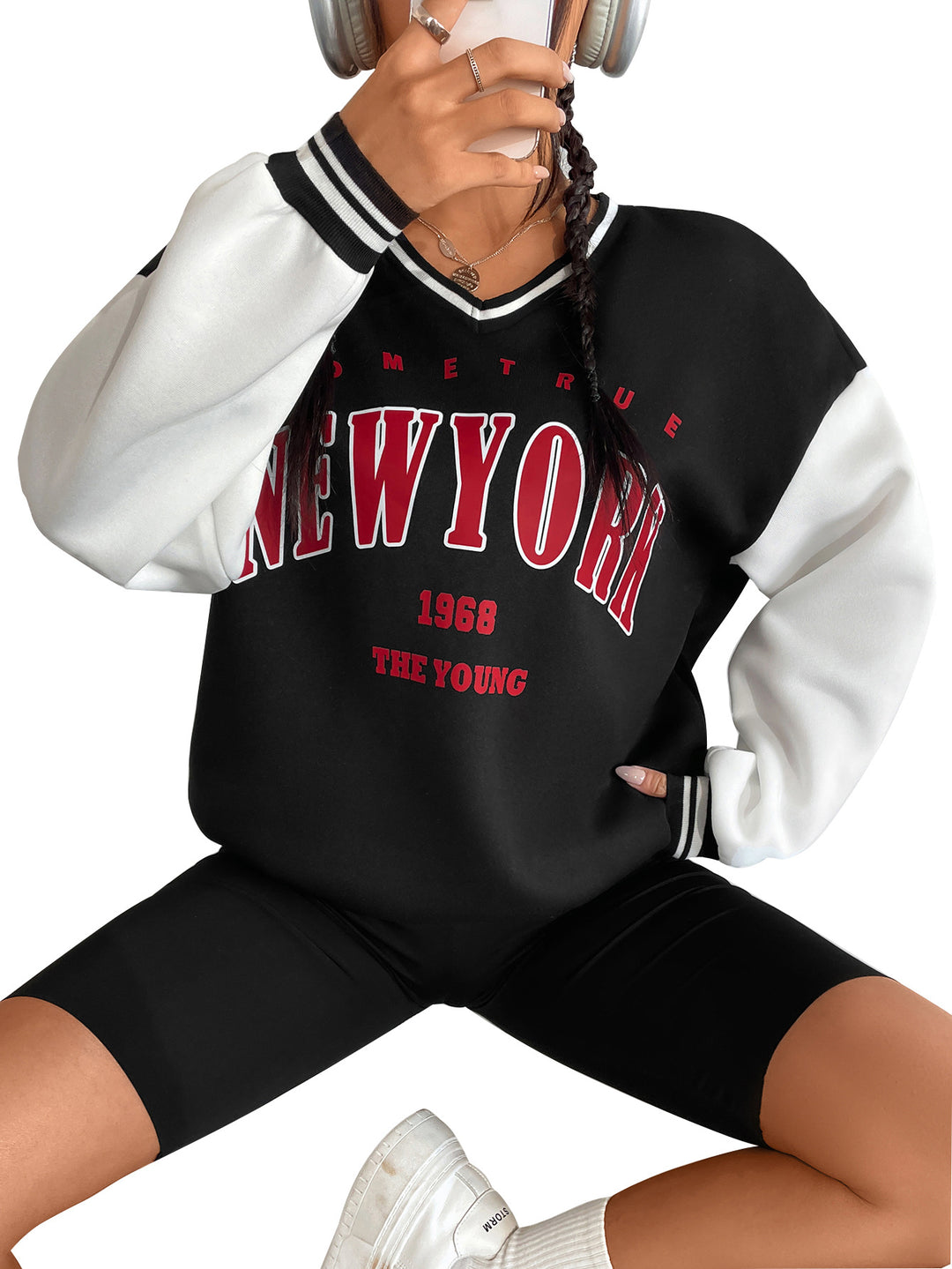 Sweatshirt décontracté pour femmes avec col en V et lettrage sportif Levoire