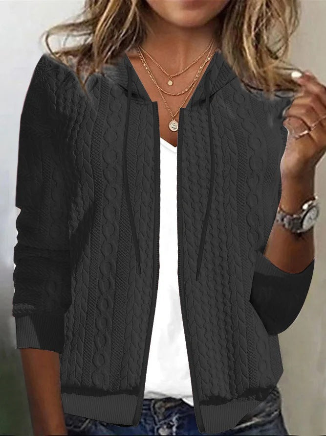 Cardigan féminin avec motif en fine câble et capuche Levoire