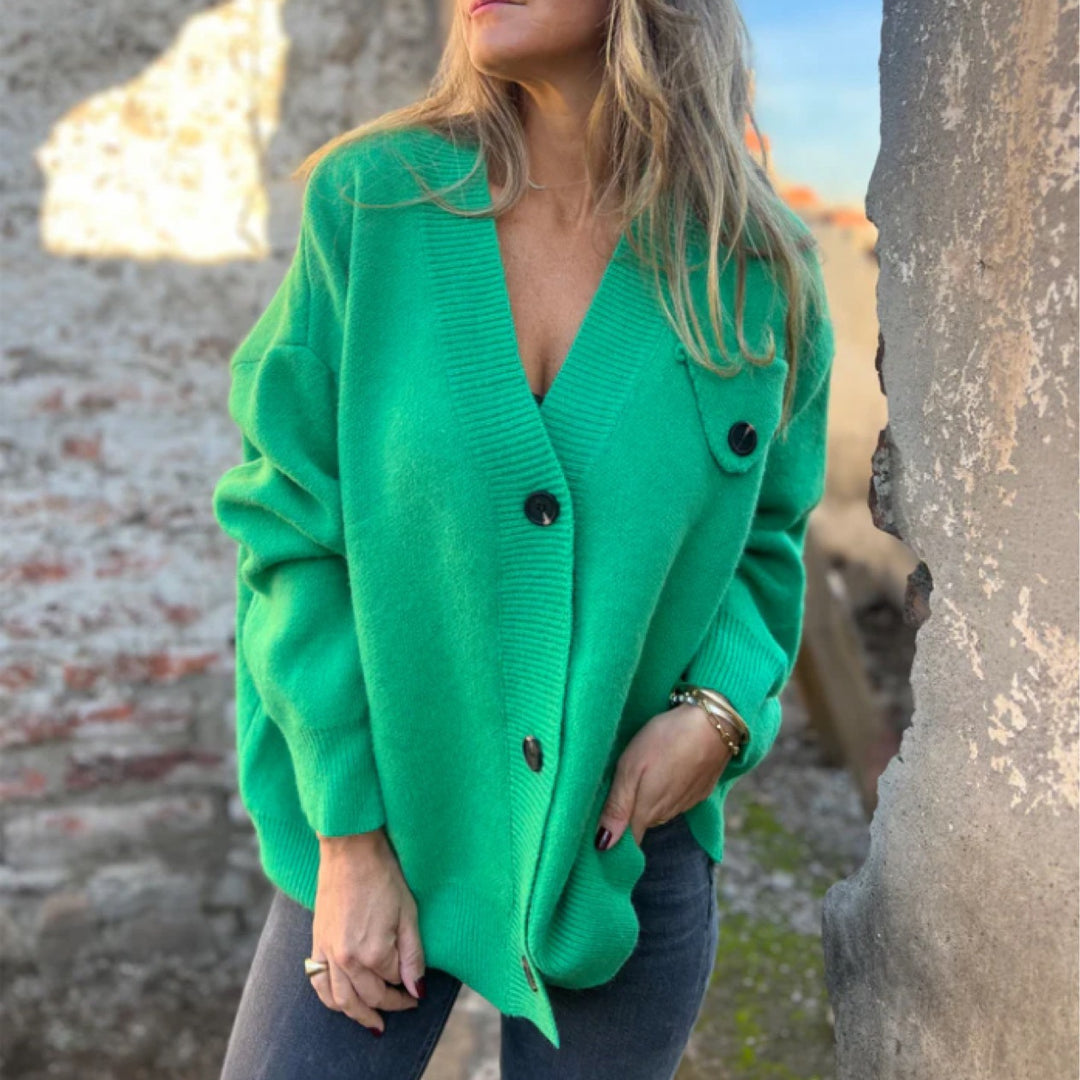 Cardigan en tricot douillet pour femmes avec détails de boutons et manches larges Levoire