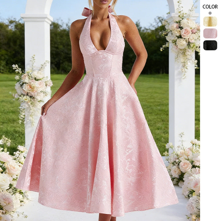 Robe de mariée élégante pour femmes avec un col halter sophistiqué et une jupe fluide Levoire