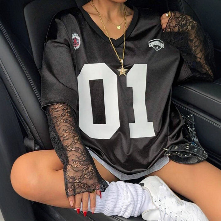 T-shirt de sport oversized pour femmes avec un design de manches en mesh excitant Levoire