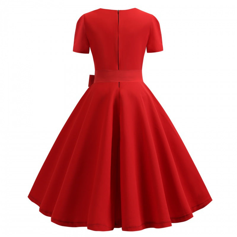 Robe évasée pour femmes avec patte de boutonnage élégante et ceinture ajustée Levoire