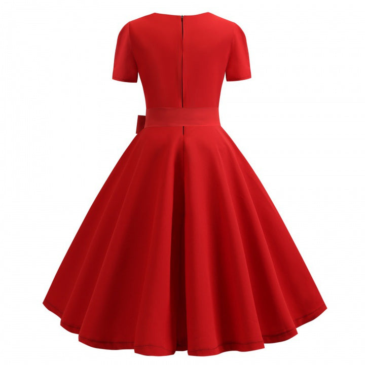 Robe évasée pour femmes avec patte de boutonnage élégante et ceinture ajustée Levoire