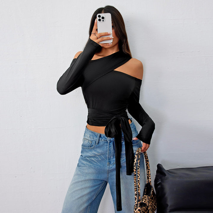 Haut asymétrique croisé pour femmes avec un design à halter à la mode et des fronces élégantes Levoire