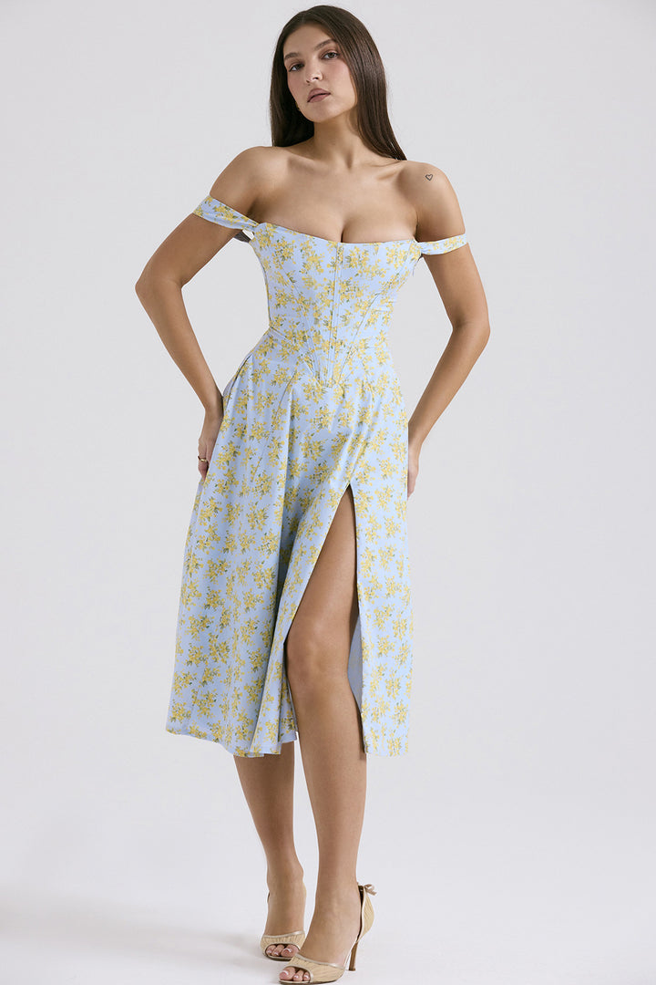 Robe d'été élégante pour femmes avec des accents floraux et de hautes fentes Levoire