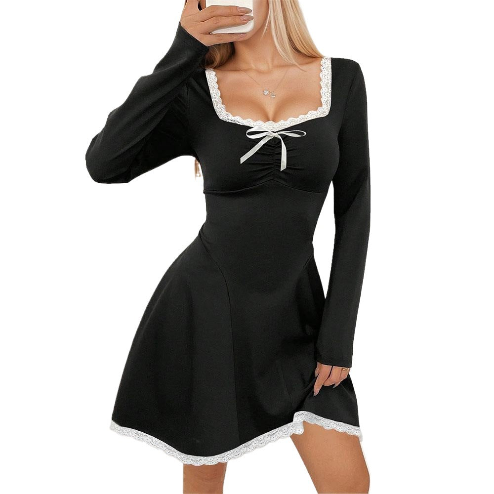 Robe mini pour femmes avec des détails en dentelle de bon goût et un laçage élégant Levoire