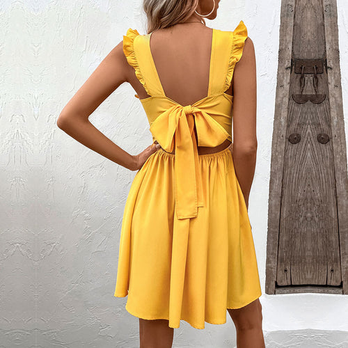 Robe mini d'été pour femmes avec des détails en volants et un col en V Levoire