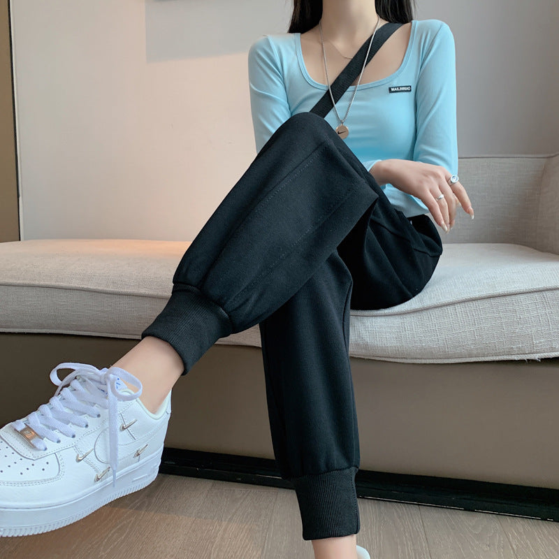 Ensemble de vêtements de loisirs sportif pour femmes avec top court et sweatpants décontractés Levoire