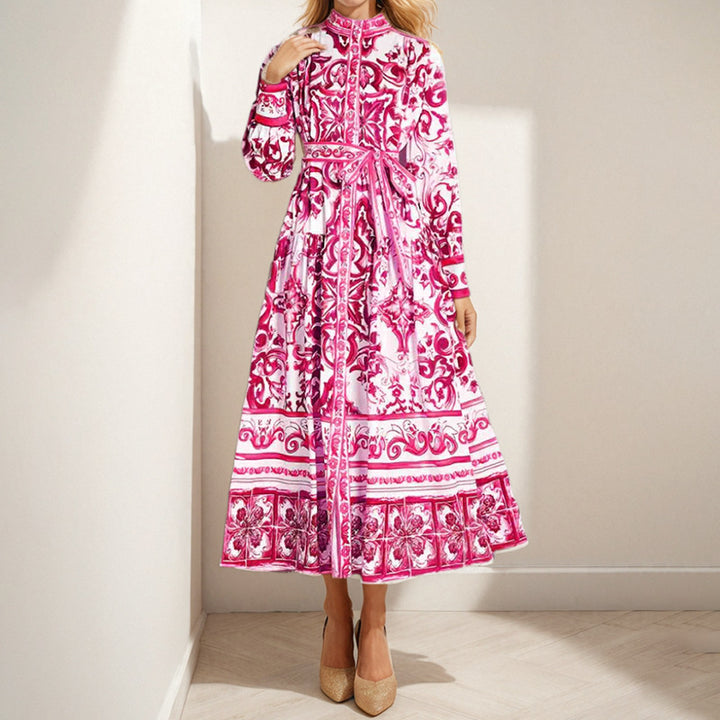 Dame Élégante Robe Maxi avec Motif Floral Délicat et Ceinture Pratique Levoire