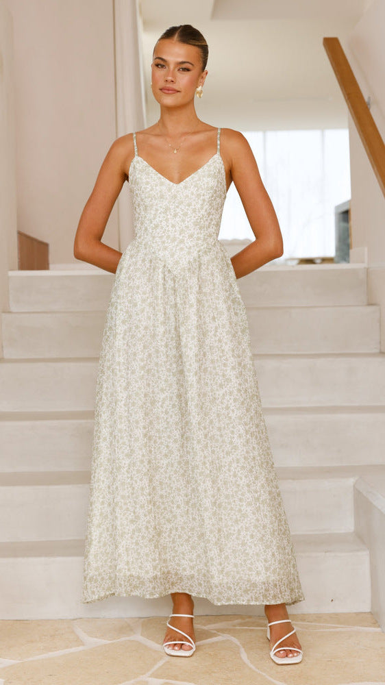 Robe maxi élégante pour femmes avec motif floral fin et délicates bretelles spaghetti Levoire
