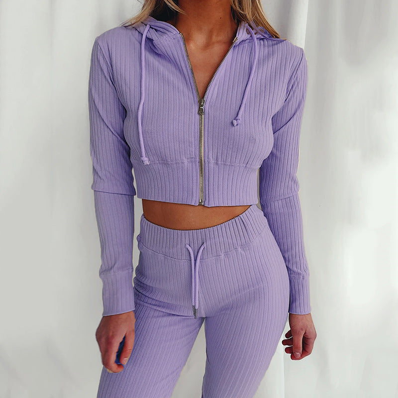 Ensemble de hoodie court sportif pour femmes avec un design en fines côtes et un grand confort de port Levoire