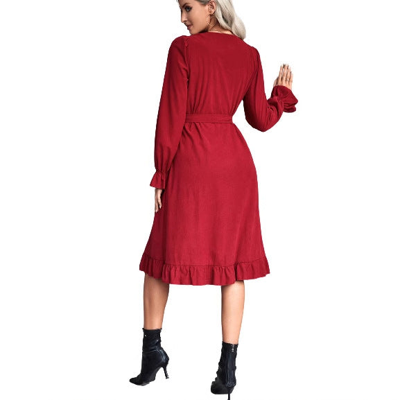 Robe portefeuille à manches longues pour femmes avec détails en boutons et silhouette ajustée Levoire