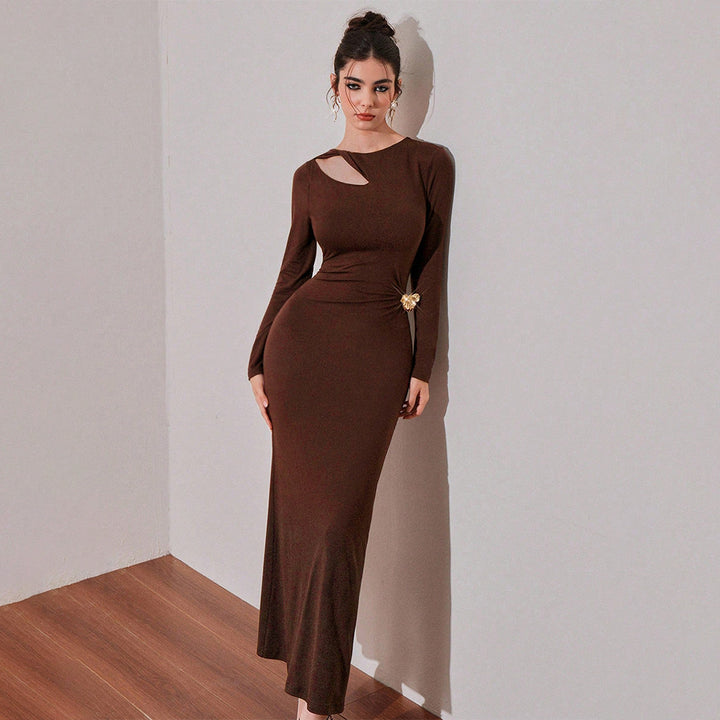 Robe maxi femme avec décolleté asymétrique et drapage sexy Levoire
