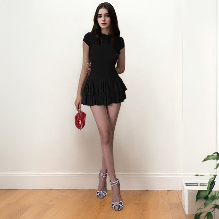 Robe mini pour femmes avec ourlet volanté et coupe ajustée Levoire