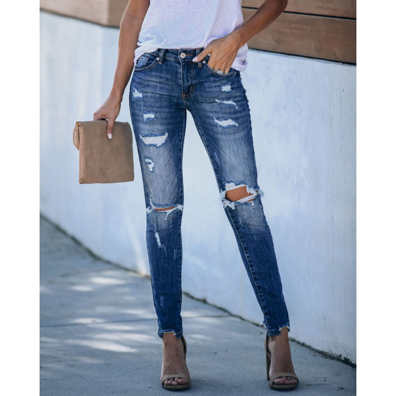 Jeans skinny pour femmes avec un look trendy détruit et une coupe ajustée Levoire