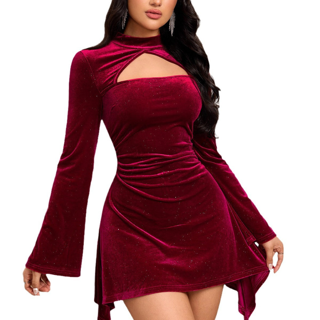 Robe Mini en Velours Élégante pour Femmes avec Découpe Unique et Manches Longues Levoire