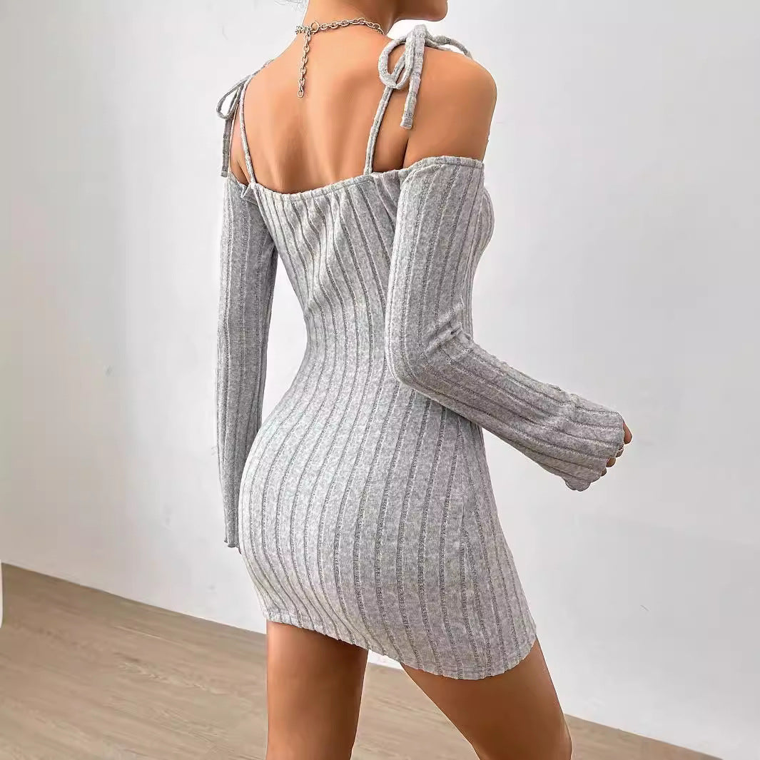 Robe mini femme avec design décolleté découvrant les épaules et tricot rib trendy Levoire