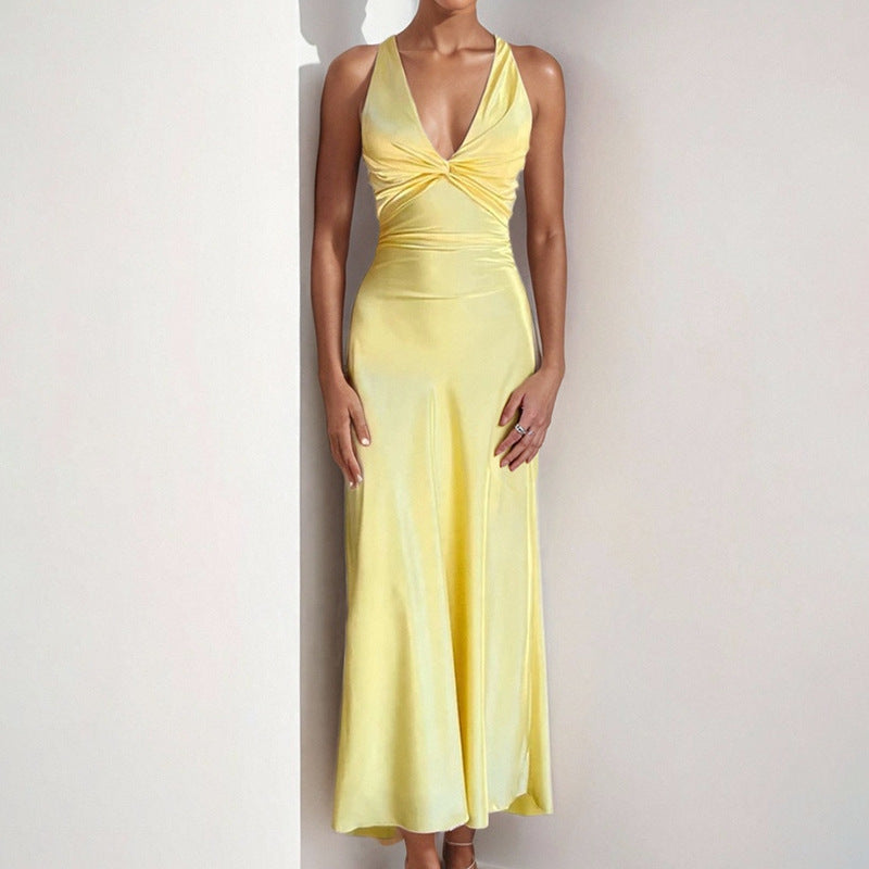 Robe en satin pour femmes avec détail enveloppant élégant Levoire