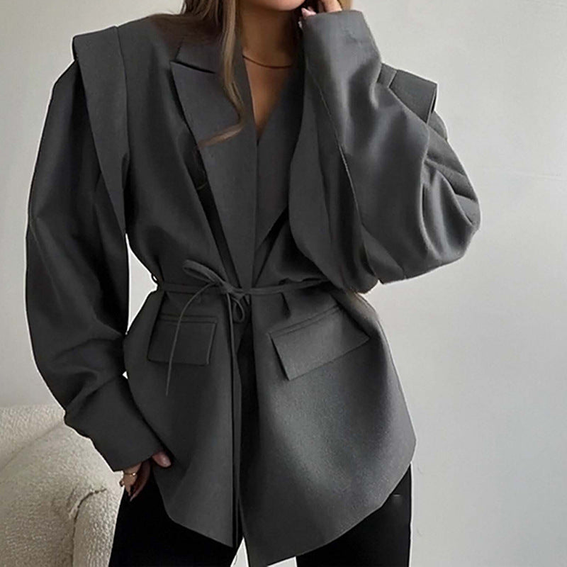 Blazer surdimensionné pour femmes avec ceinture à la taille et élégantes manches bouffantes Levoire