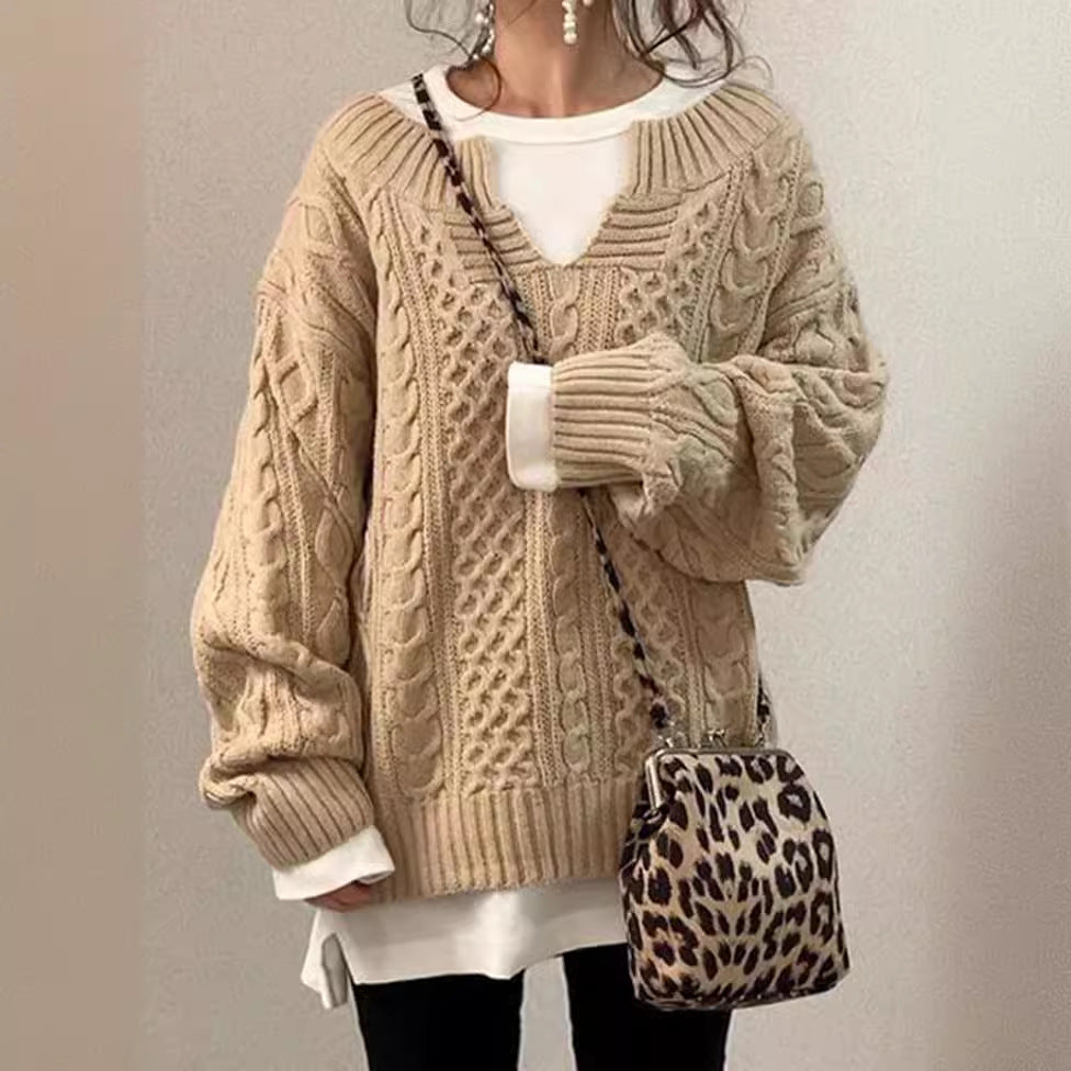 Pull en maille tricotée confortable pour femmes avec un grand col en V et un matériau particulièrement doux Levoire