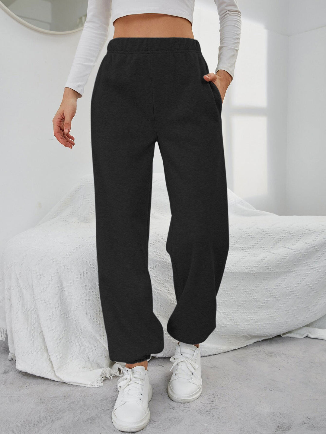 Pantalons de survêtement décontractés pour femmes avec taille élastique et poches latérales Levoire