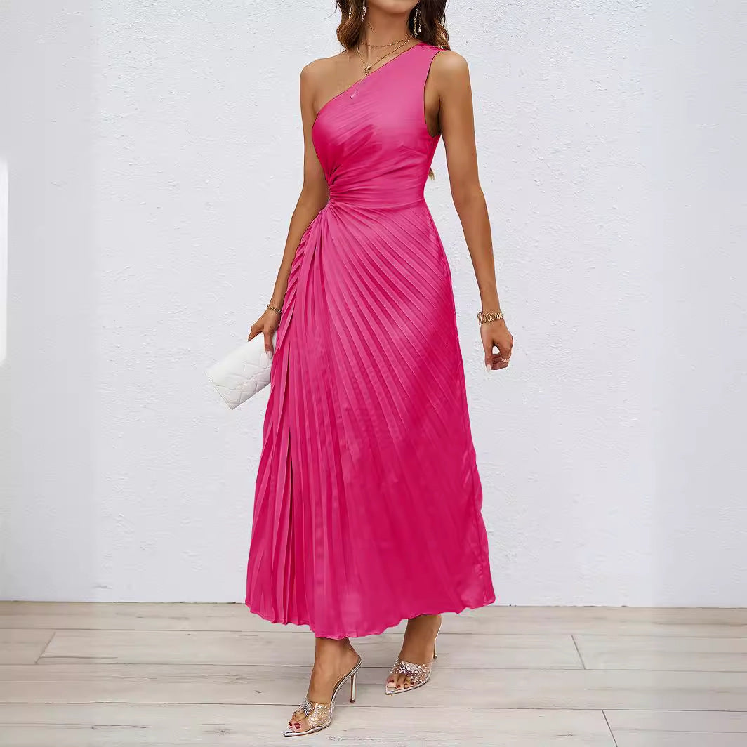 Robe maxi plissée pour femme avec bretelle asymétrique et coupe élégante Levoire
