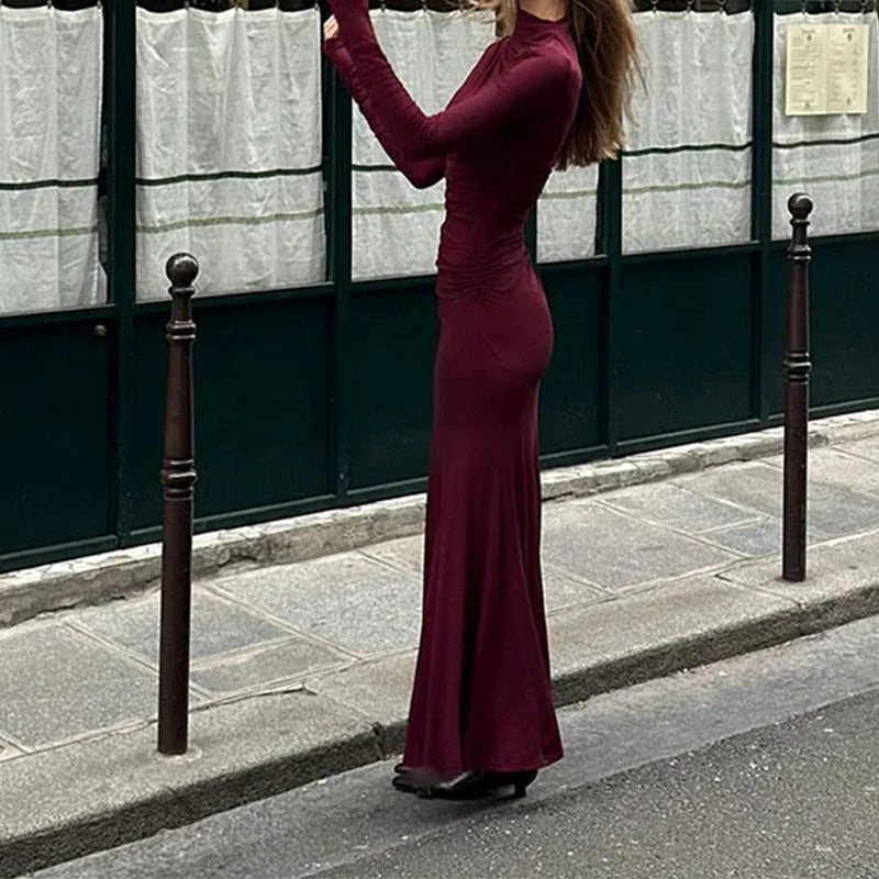 Robe maxi à manches longues pour femmes avec une coupe flatteuse et un col roulé élégant Levoire