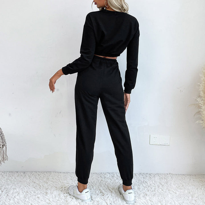 Combinaison pratique pour femmes avec taille élastique et détail de nouage flatteur Levoire