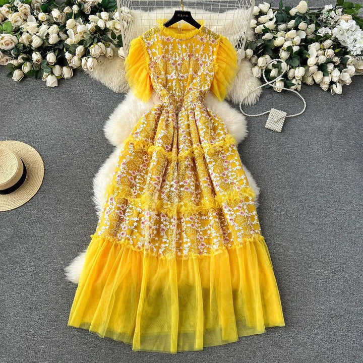 Levoire | Robe en tulle avec de belles et élégantes coutures en dentelle Jaune Taille libre