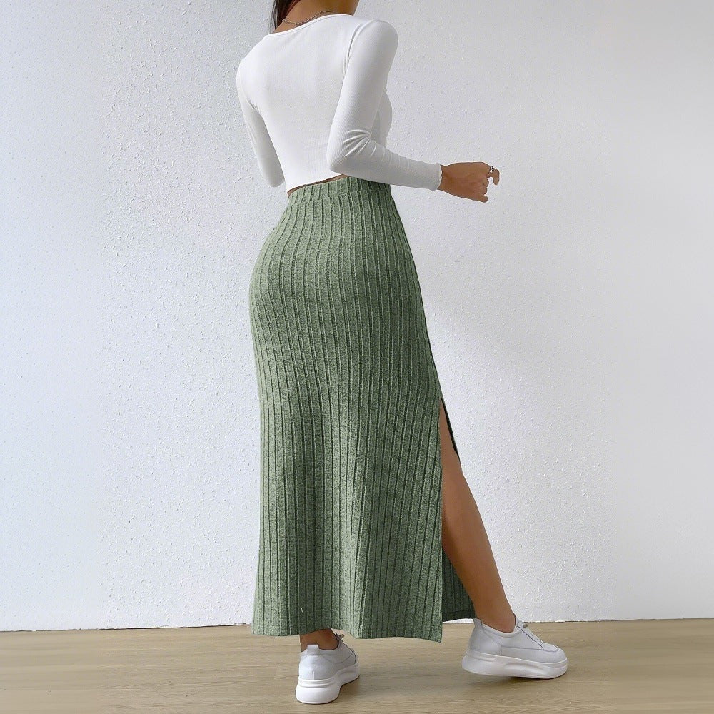 Jupe maxi pour femmes avec un design côtelé élégant et une fente sur le côté Levoire
