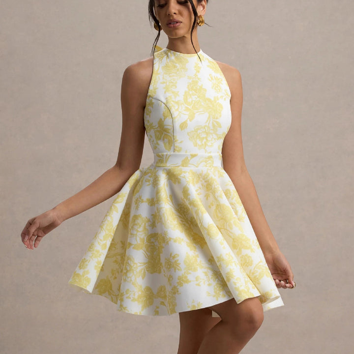 Robe mini de fête pour femmes avec jupe évasée et découpes sophistiquées Levoire