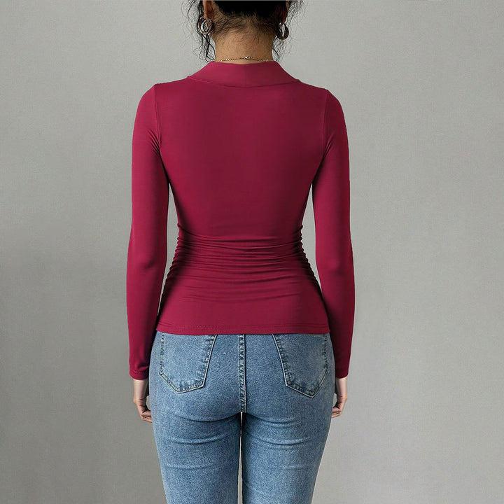 Le corps épouse les formes pour femmes avec décolleté en cœur élégant et détails drapés Levoire