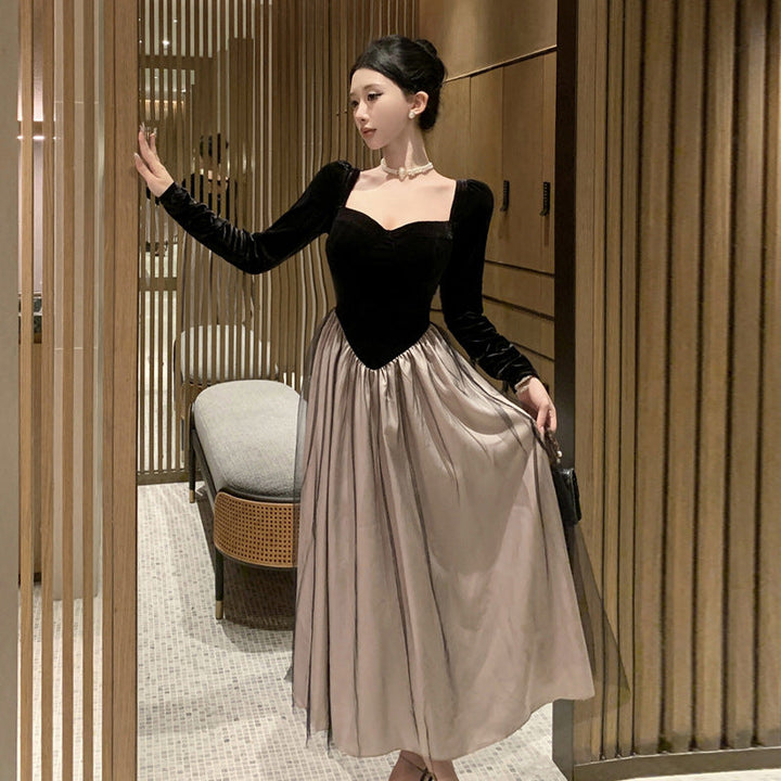Levoire | Robe en tulle avec une fente en velours fini