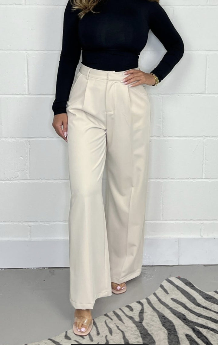 Pantalons palazzo élégants pour femmes avec taille haute et matériau doux Levoire