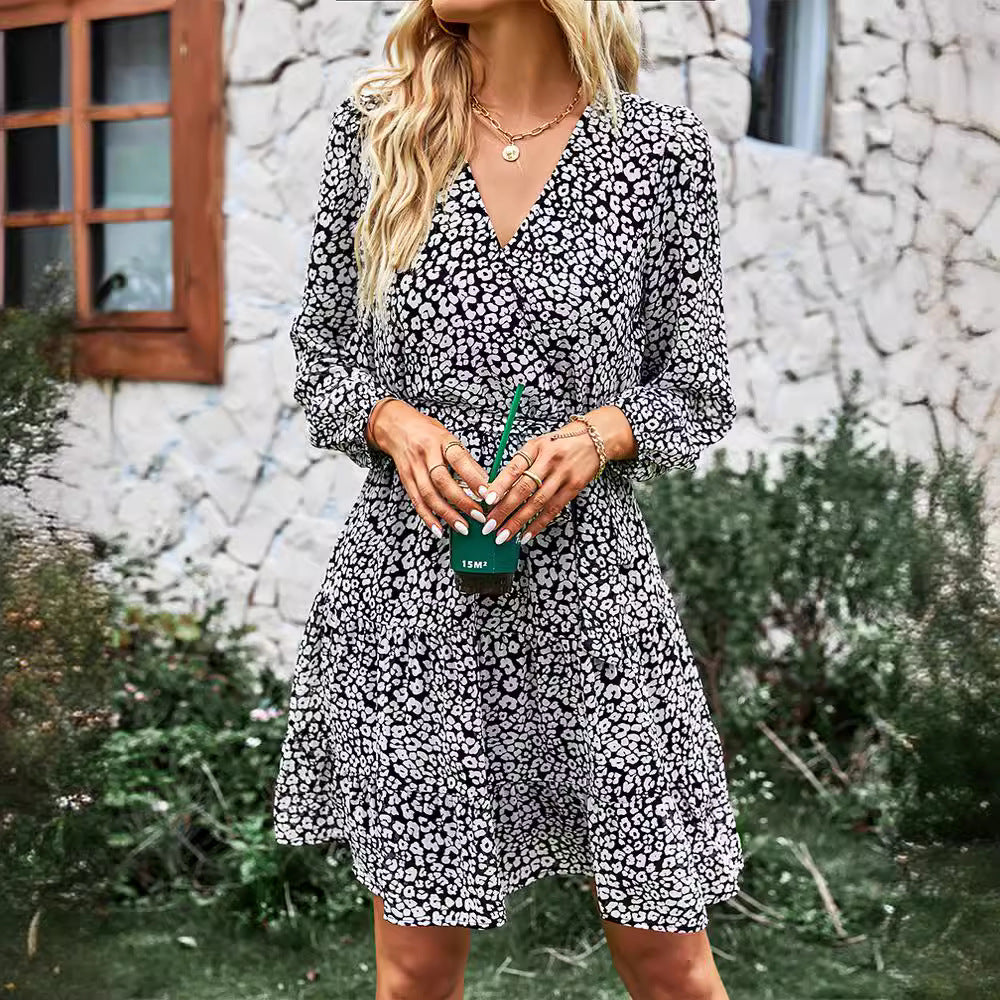 Robe portefeuille pour femmes avec des détails de nœud élégants et des manches longues Levoire
