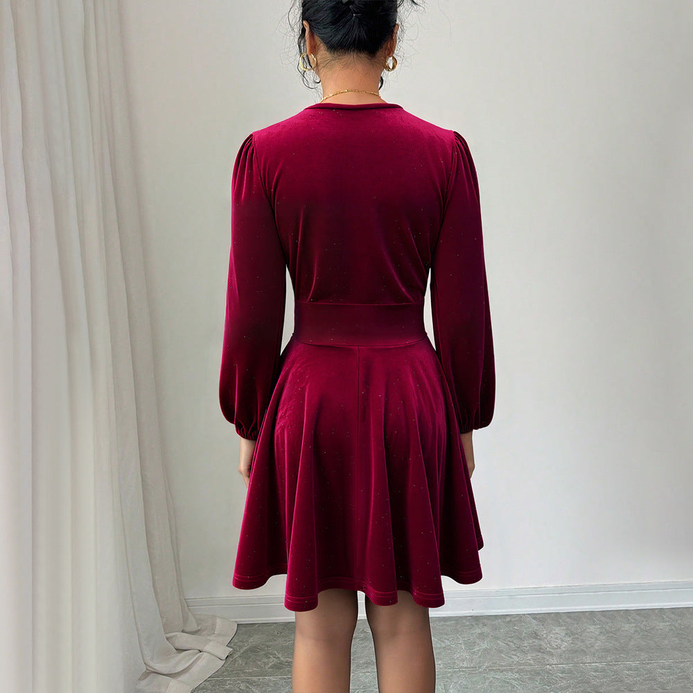 Robe à manches courtes pour femme avec des manches bouffantes élégantes et un décolleté en V Levoire