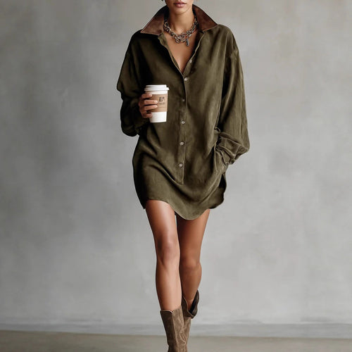 Robe chemise femme avec un col inhabituel et une coupe contemporaine Levoire