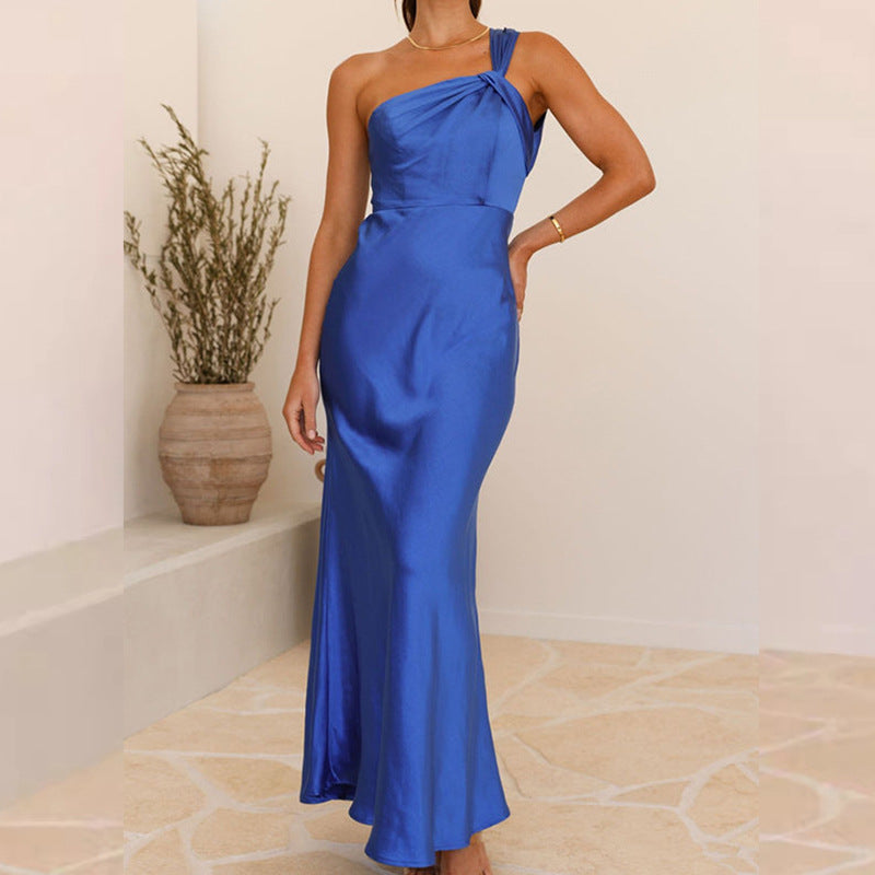 Robe de soirée élégante pour femmes avec sangle asymétrique Levoire