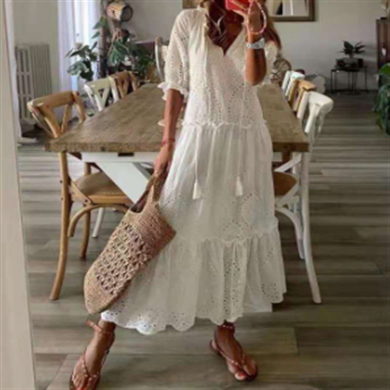 Robe maxi aérienne pour femmes avec décolleté en V et détails volants Levoire