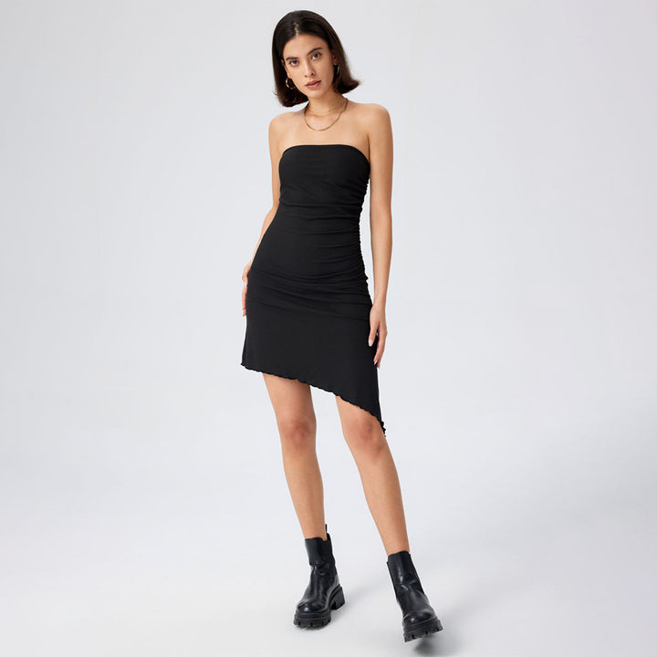 Robe bandeau ajustée pour femmes avec ourlet asymétrique et détail de volants Levoire